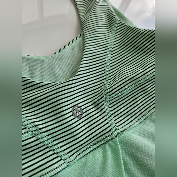 Lululemon Tank Top 6 Mint Green Black Stripe Drawstring Ruffle Bottom Seafoam - Picture 9 of 14